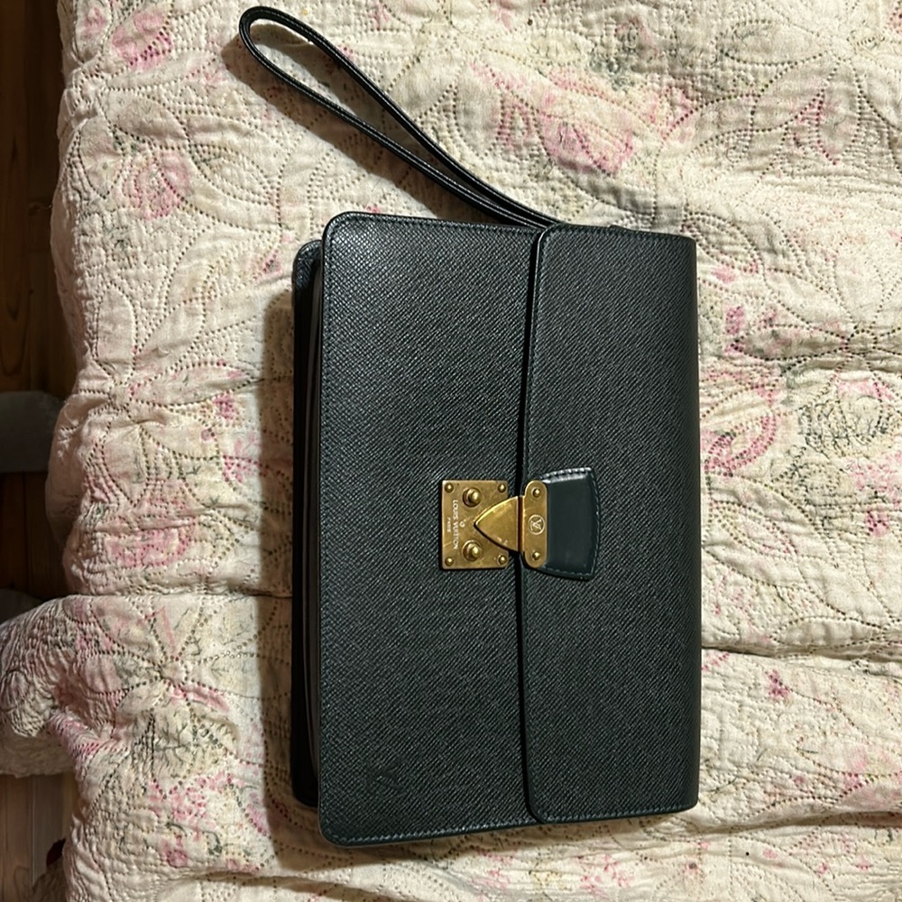 Louis Vuitton Pochette Kourad Taiga Leather Clutch/crossbody bag